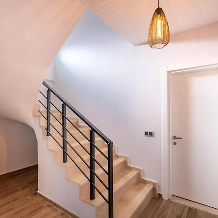 Pera Villa *
